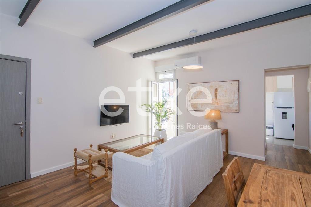 Apartamento reciclado en Venta en La Comercial....