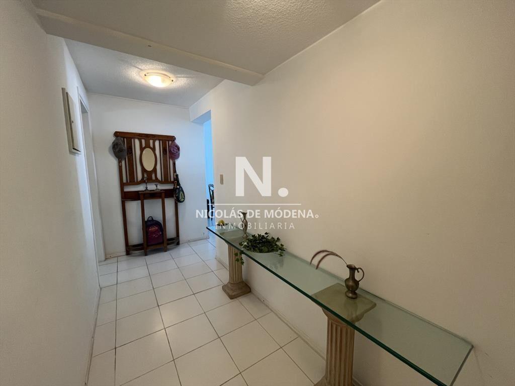 con piscina,garage y serv de mucama,vista total