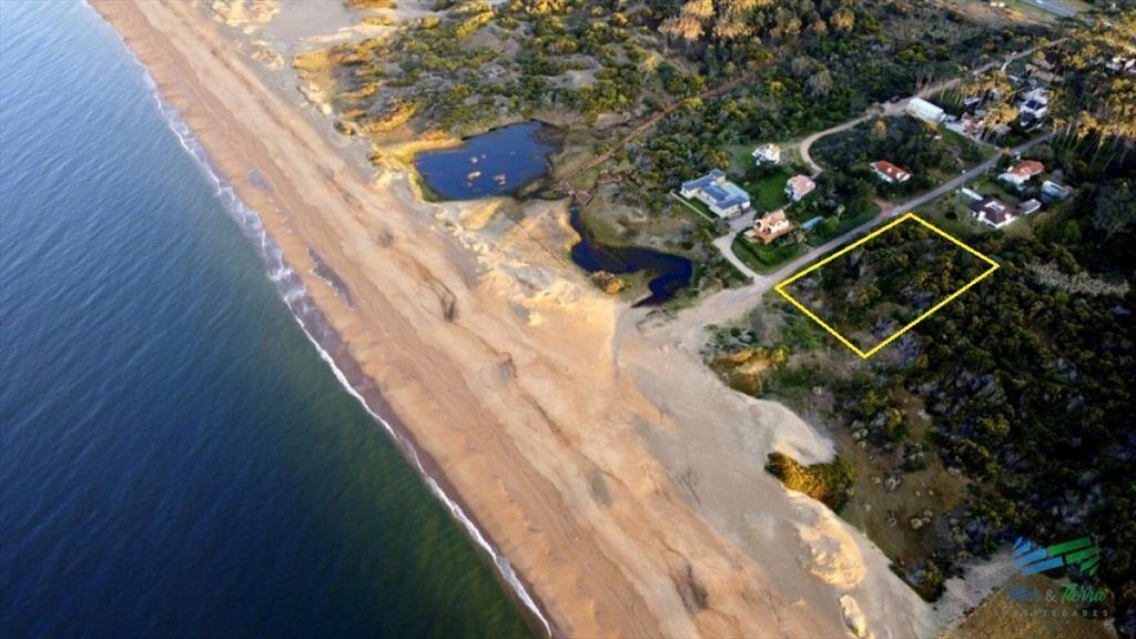 Venta terreno primera linea Playa Mansa