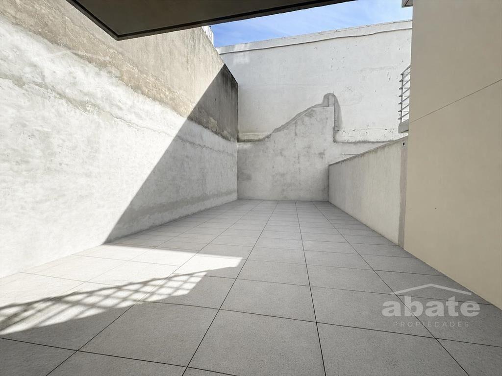 Alquiler apartamento 1 dormitorio con patio a estrenar