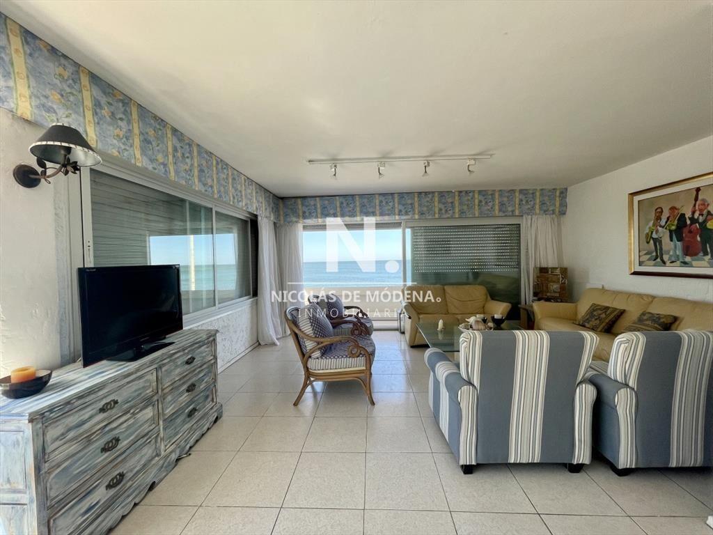 Apartamento en primera línea, Playa Brava, Punta del Este.