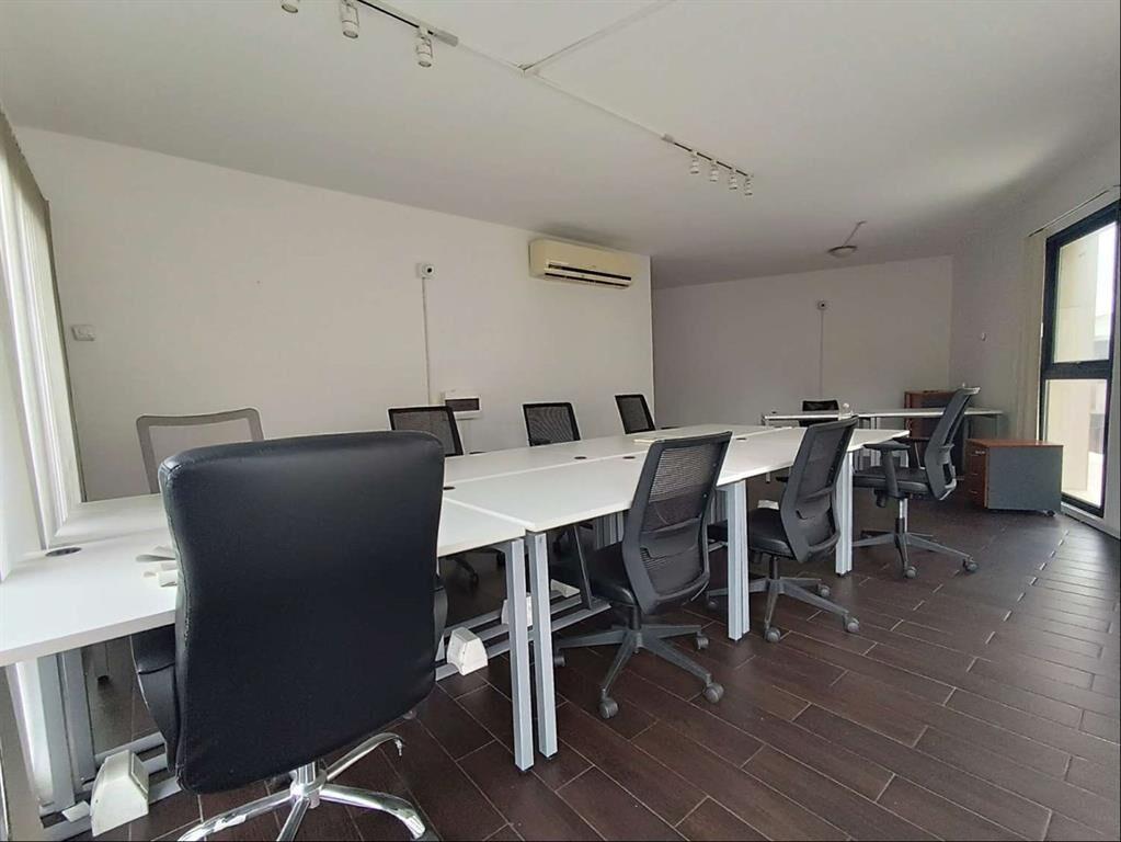 ALQUILER -OFICINA -AMOBLADA-CIUDAD VIEJA