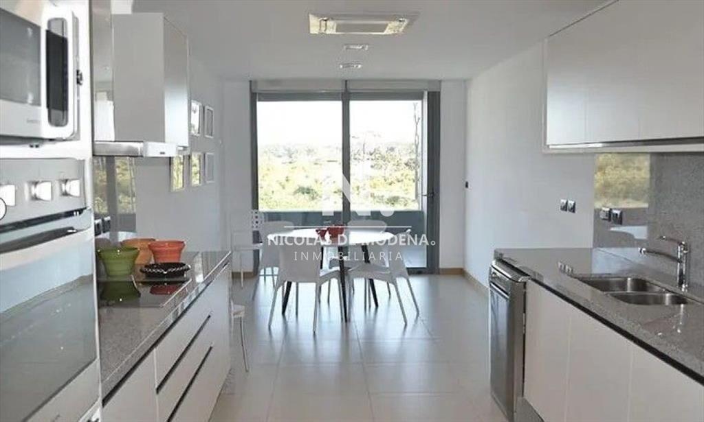 Venta departamento 3 dormitorios y dependencia en
