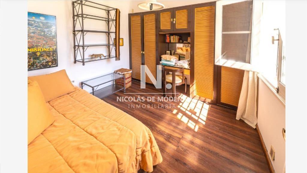 VENDE CASA DE 5 DORMITORIOS EN PLAYA MANSA, PUNTA