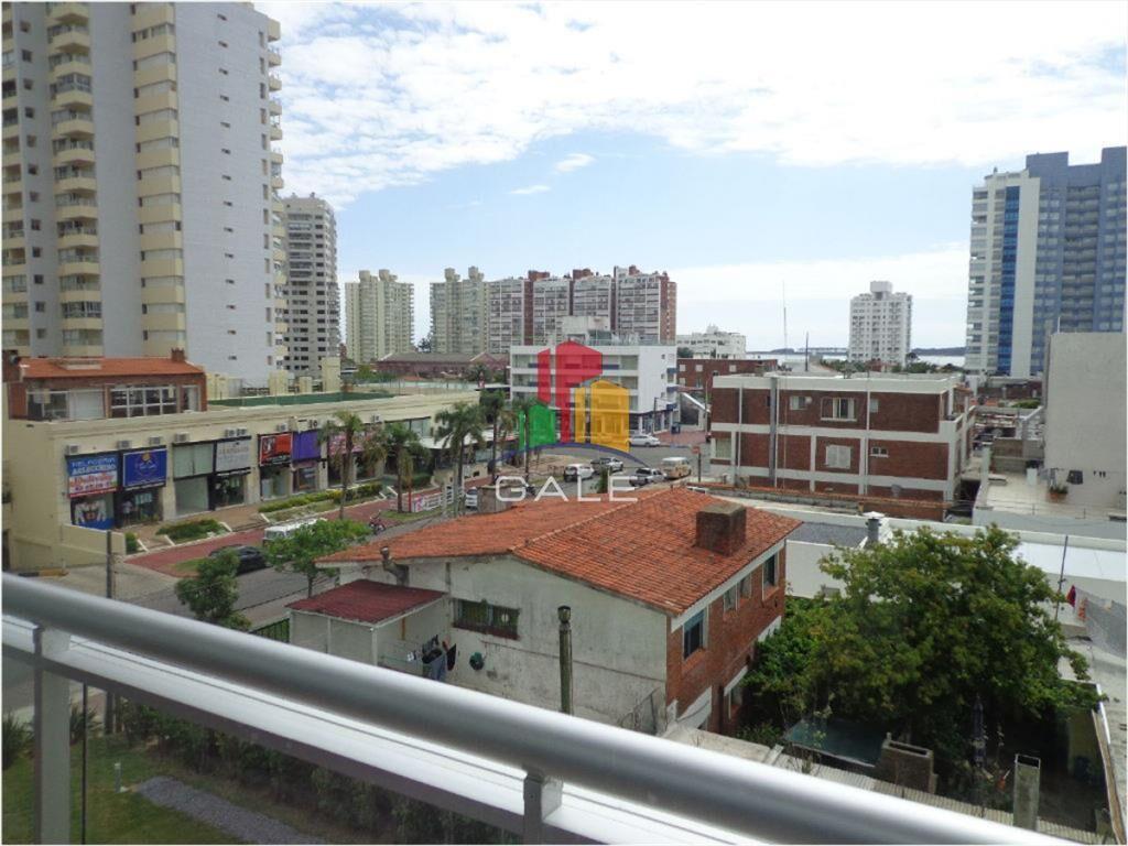 Brava a metros del mar