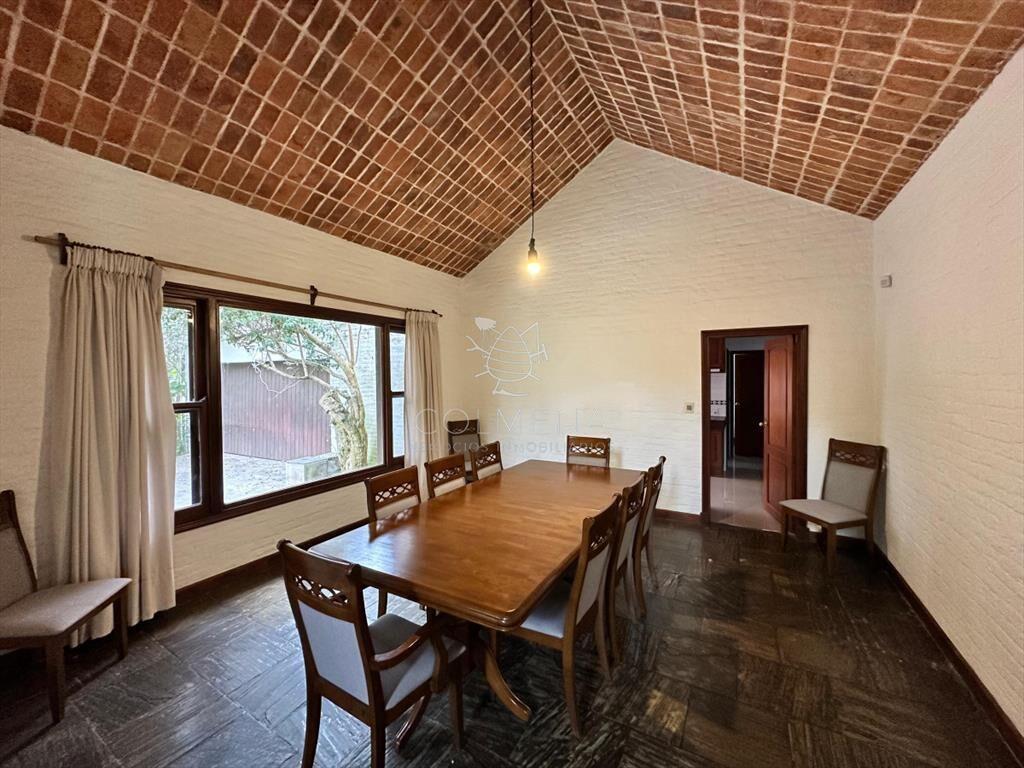 En venta casa en Barrio Golf, Punta del Este de 6