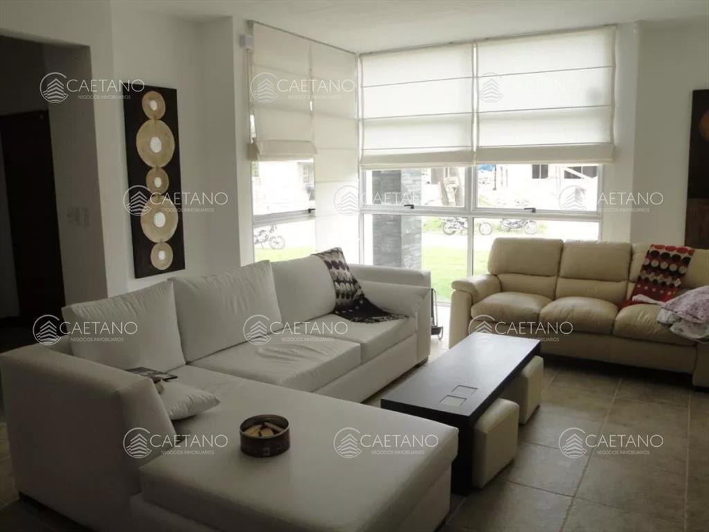 En alquiler casa 5 dormitorios con piscina en del