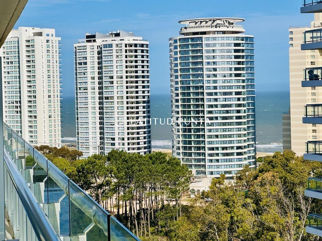 One, amplio apartamento de 3 suites