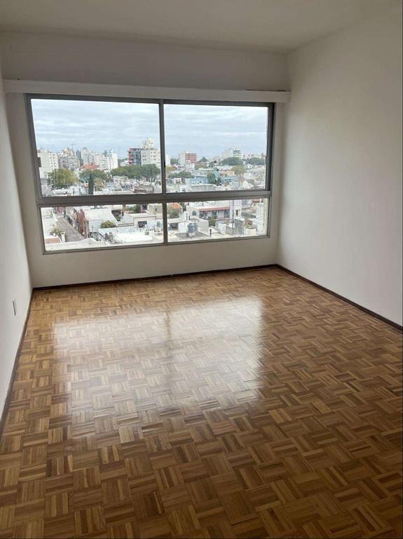 Muy Linda planta en Pocitos