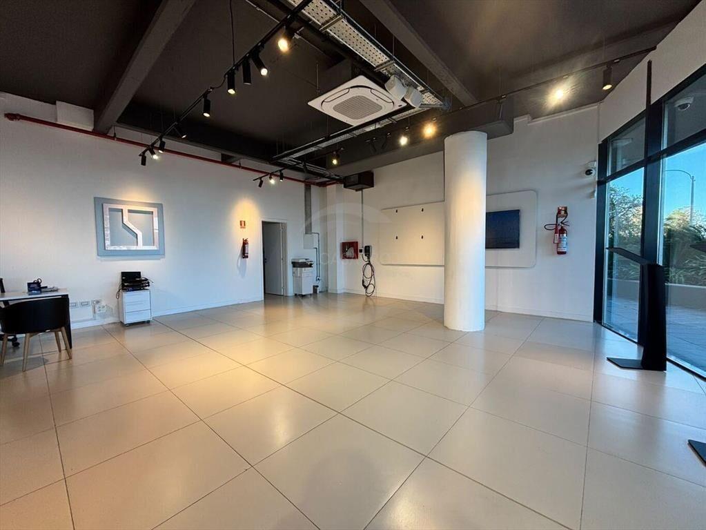 CASATROJA VENTA LOCAL COMERCIAL CON RENTA EN FORUM