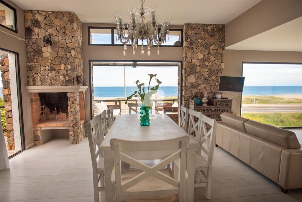 Espectacular Casa en Venta en El Chorro con al -