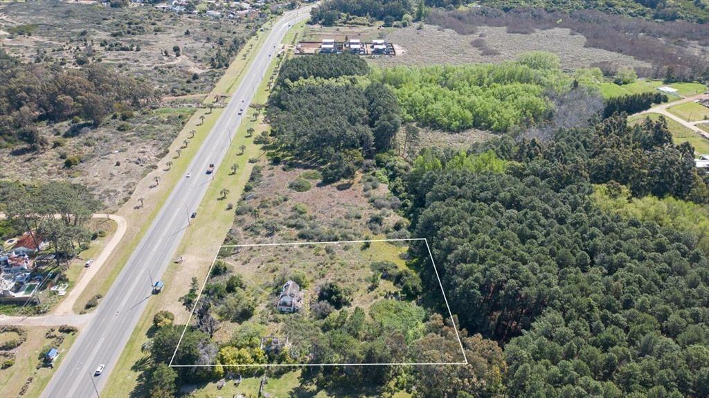 VENTA TERRENO EN PUNTA BALLENA PARA DESARROLLO