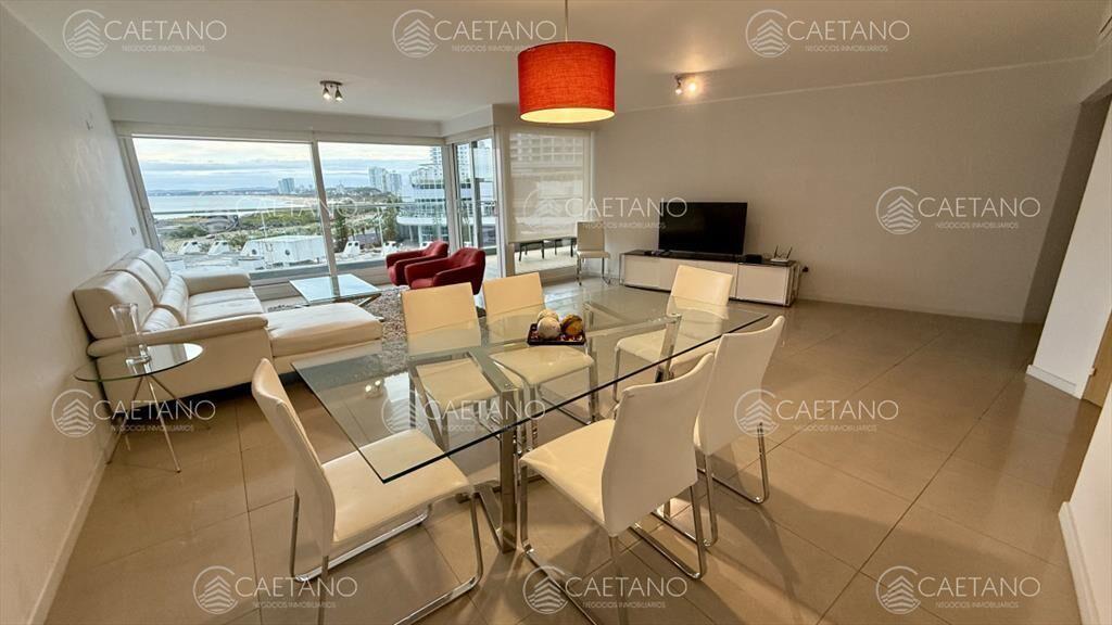 Apartamento 3 dormitorios, Playa Mansa punta del