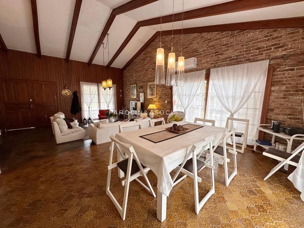 Casa de 3 dormitorios + dependencia de servicio
