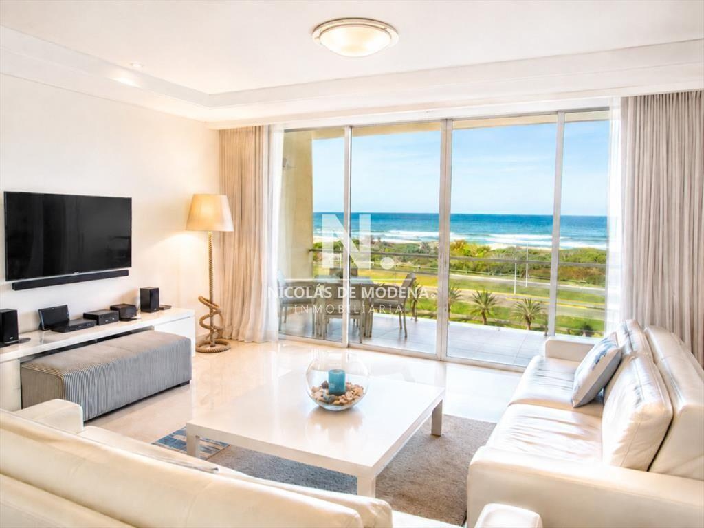 Expectacular apartamento en venta frente al mar,