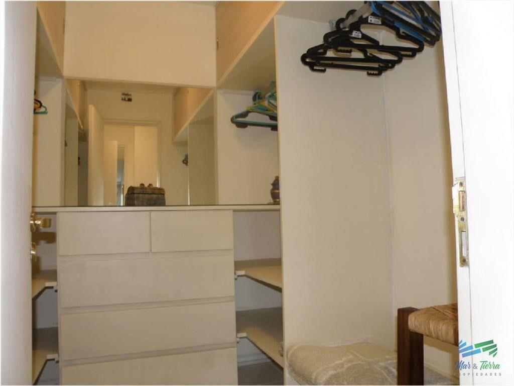 Vendo apartamento 4 dormitorios frente al mar,