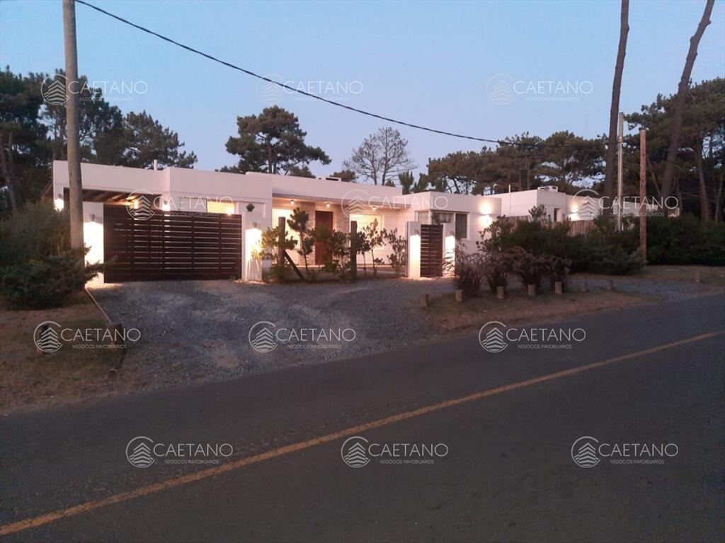 Casa en La Barra: Comodidad y Estilo