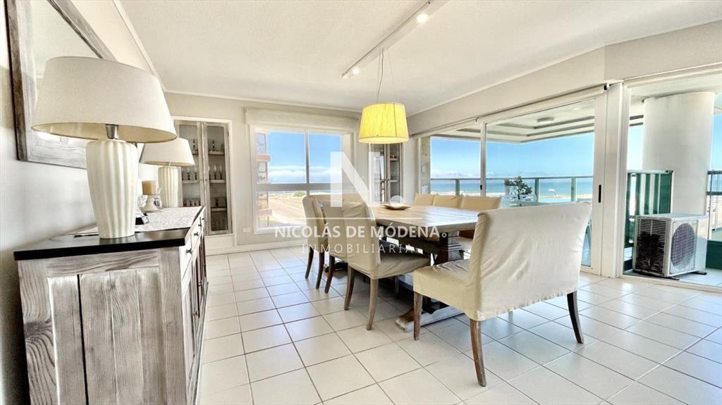 Apartamento de 4 dormitorios en venta, Brava -