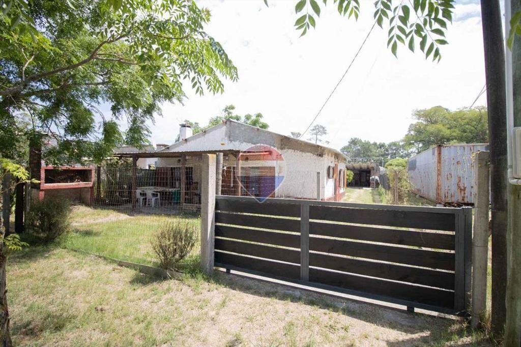 VENTA DE 2 CASAS INDEP. EN BALNEARIO ARGENTINO