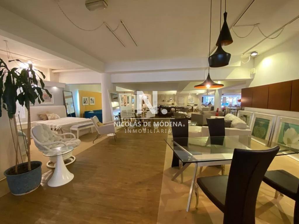 Excelente local comercial proximo al Puerto