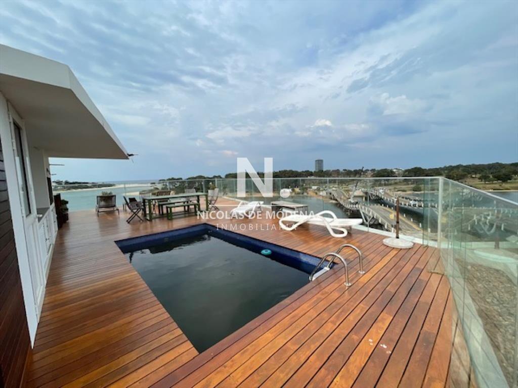 Apartamento en La Barra, 3 dormitorios *