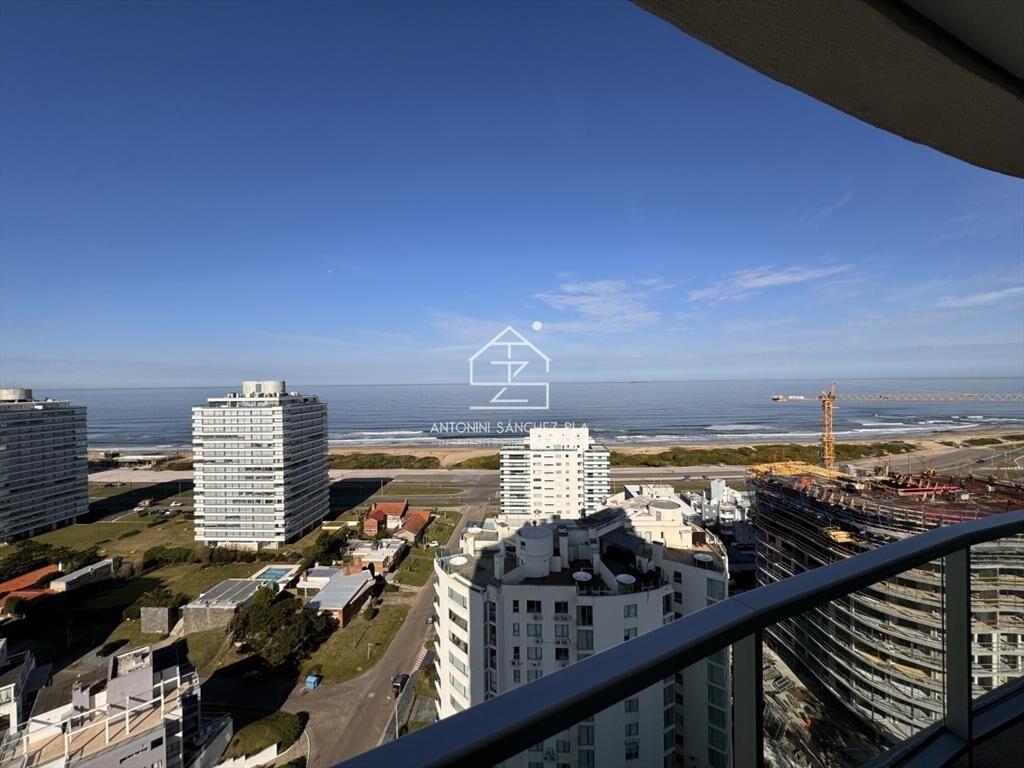 Venta Apartamento 3 dormitorios 4 baños Punta