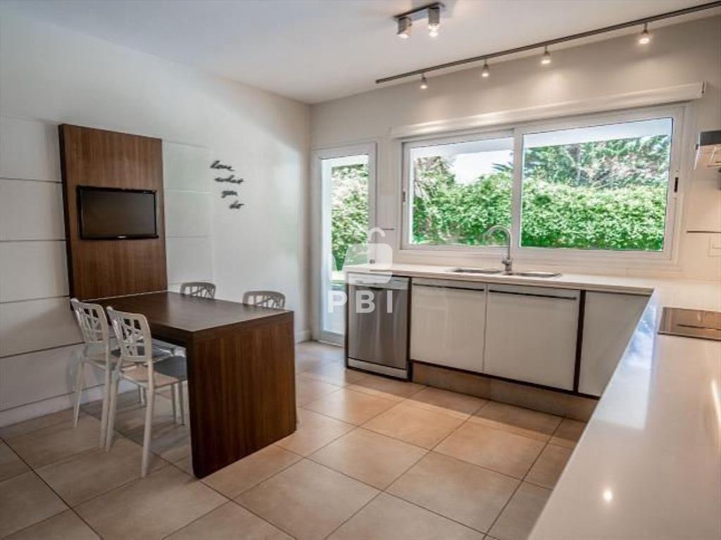 Casa en venta 4 DORMITORIOS - Ref : PBI12057