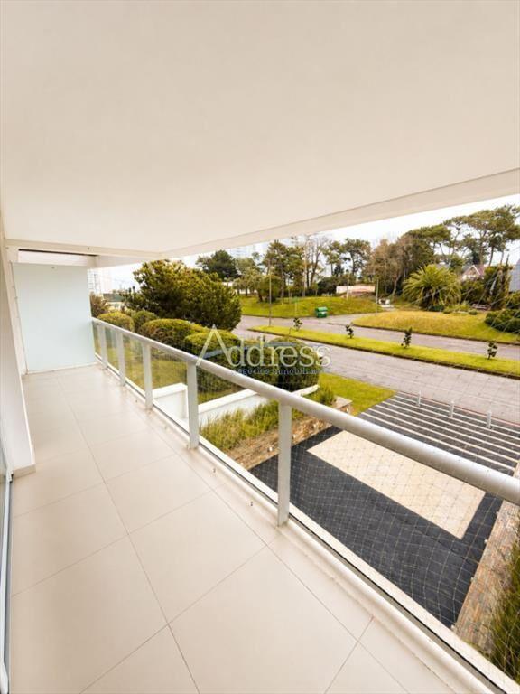 Excelente apartamento en venta en Punta del Este.