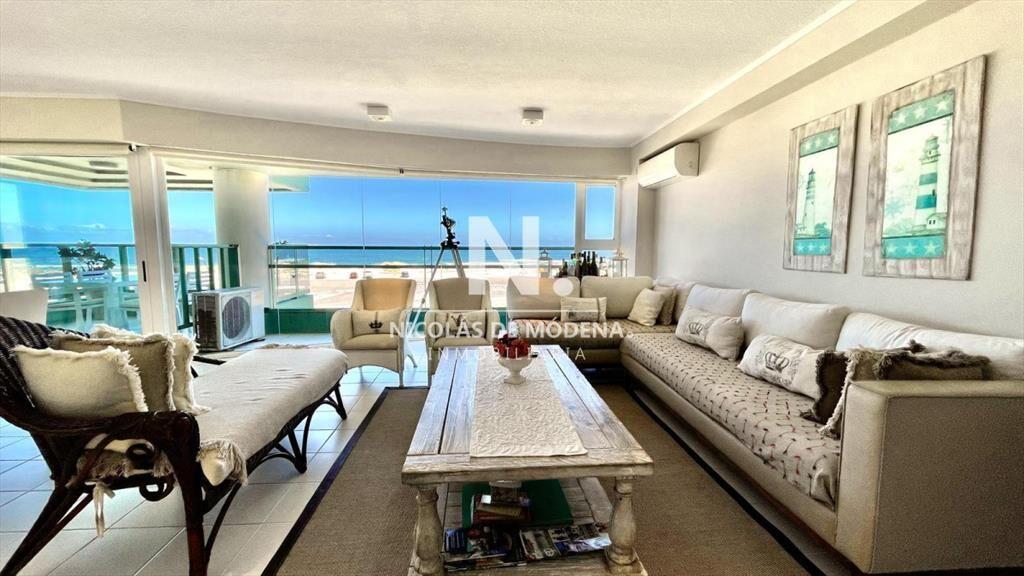 Apartamento de 4 dormitorios en venta, Brava -