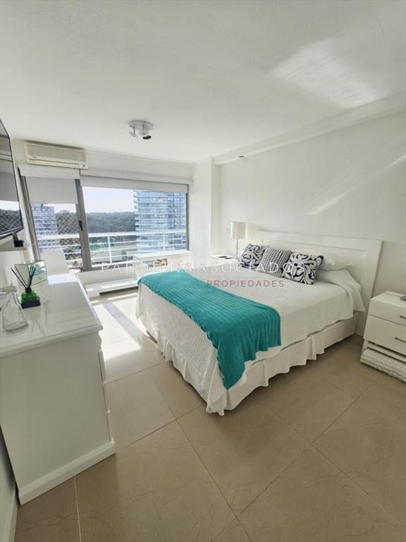 Apartamento en venta en Marigot, Punta del Este.
