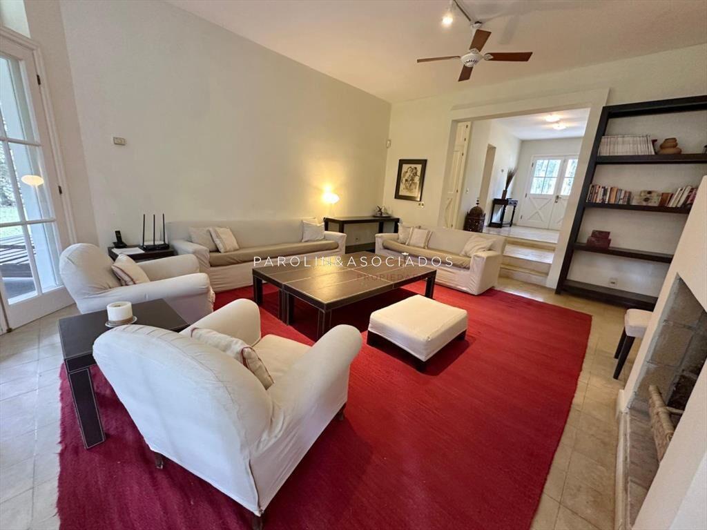 Excelente Casa de 5 Suites en Laguna Blanca