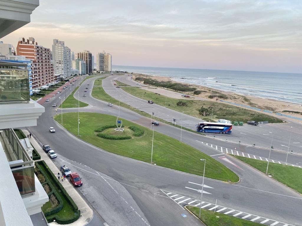 ALQUILER APARTAMENTO 3 DORMITORIOS PENINSULA PUNTA DEL ESTE