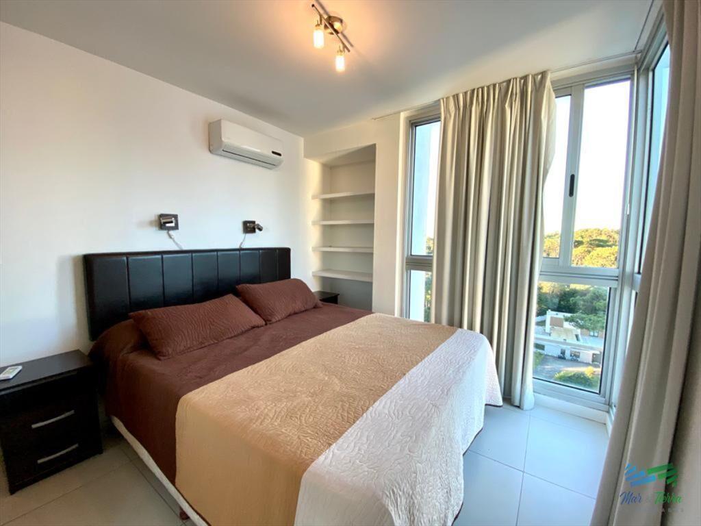 ALQUILER ANUAL, EDIFICIO CON SERVICIOS, 1 DORMITORIO, PUNTA