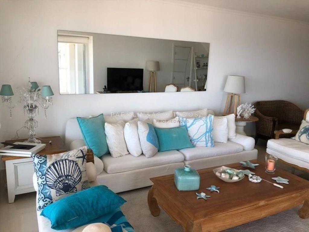 Apartamento de 3 dormitorios en Miami Boulevard,