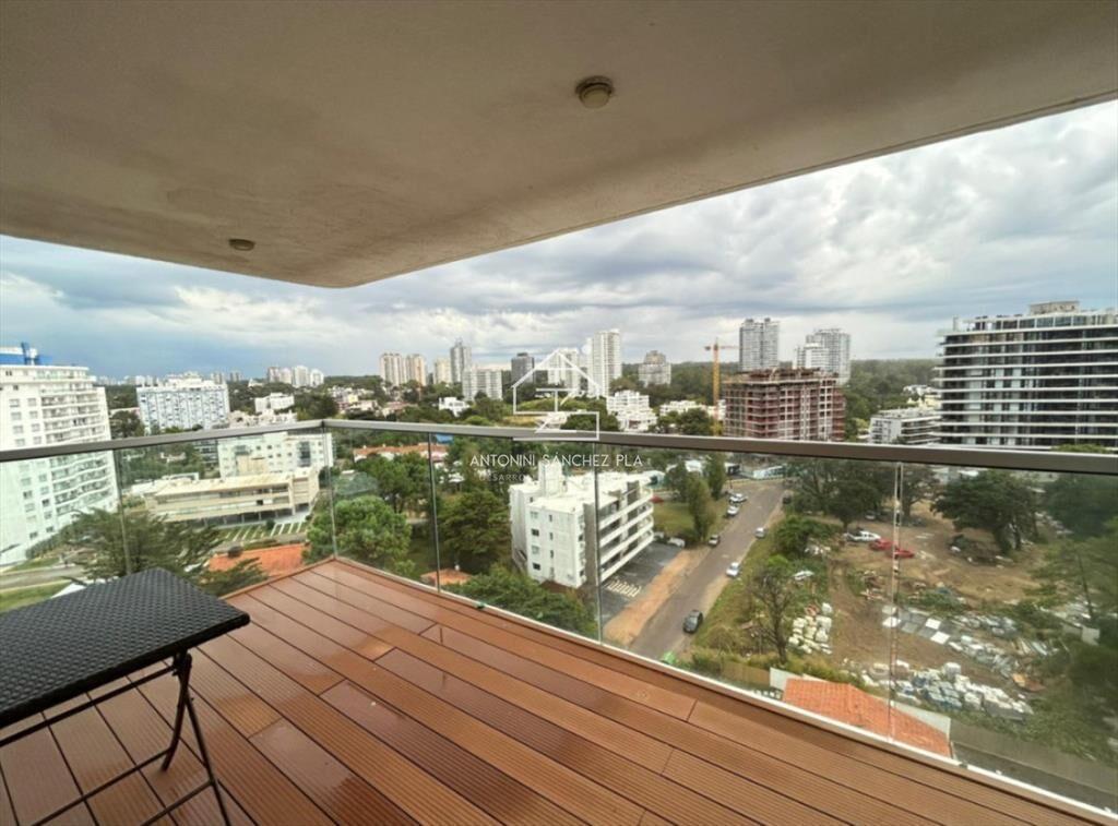 Venta apartamento tres dormitorios Punta del Este