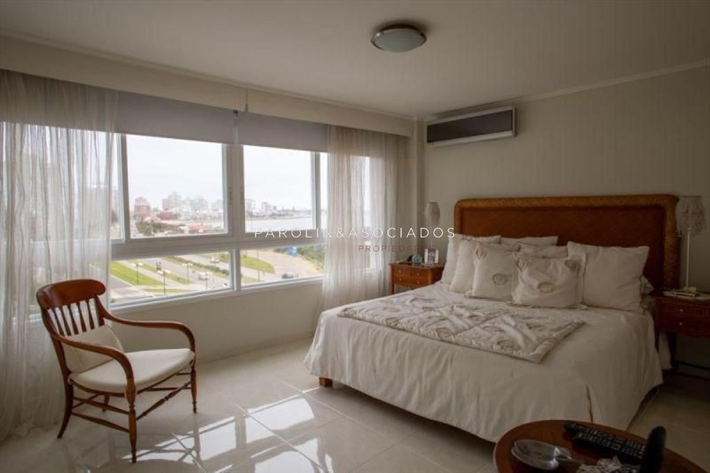 Apartamento de 3 dormitorios en venta en Tower,
