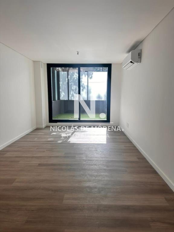 Venta Monoambiente con patio al Frente, Entrega .