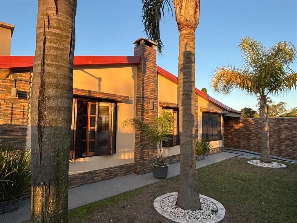 Casa en venta con apartamento en mismo padron piscina 560 m