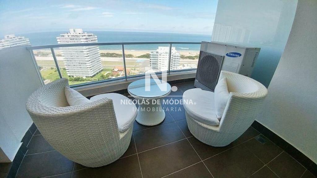 Apartamento en venta 3 dormitorios en Playa