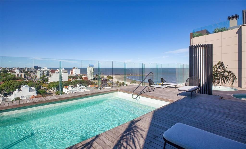 Venta Apartamento dos dormitorios Frente al Mar en Malvin I