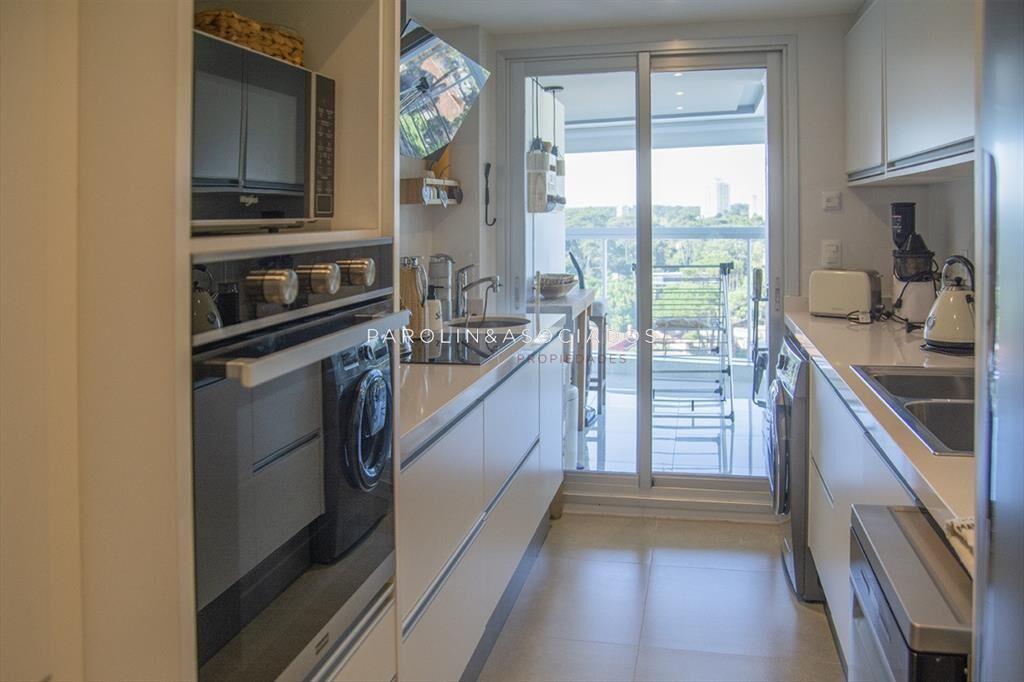 Apartamento 2 dormitorios en venta a metros del mar, Punta