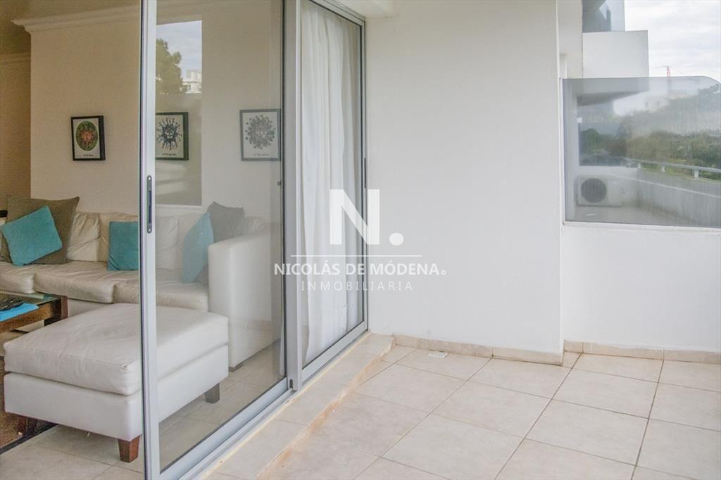 Departamento en venta a metros de Playa Mansa