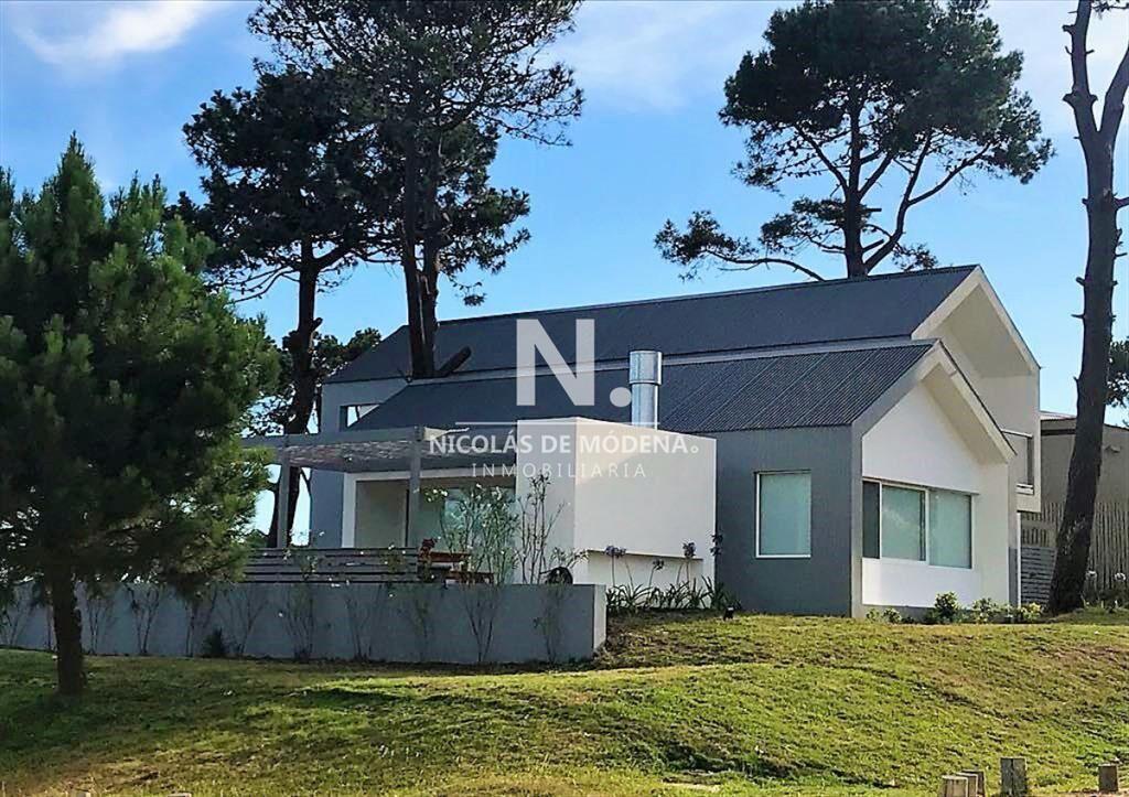 Hermosa casa en venta en José Ignacio de 5