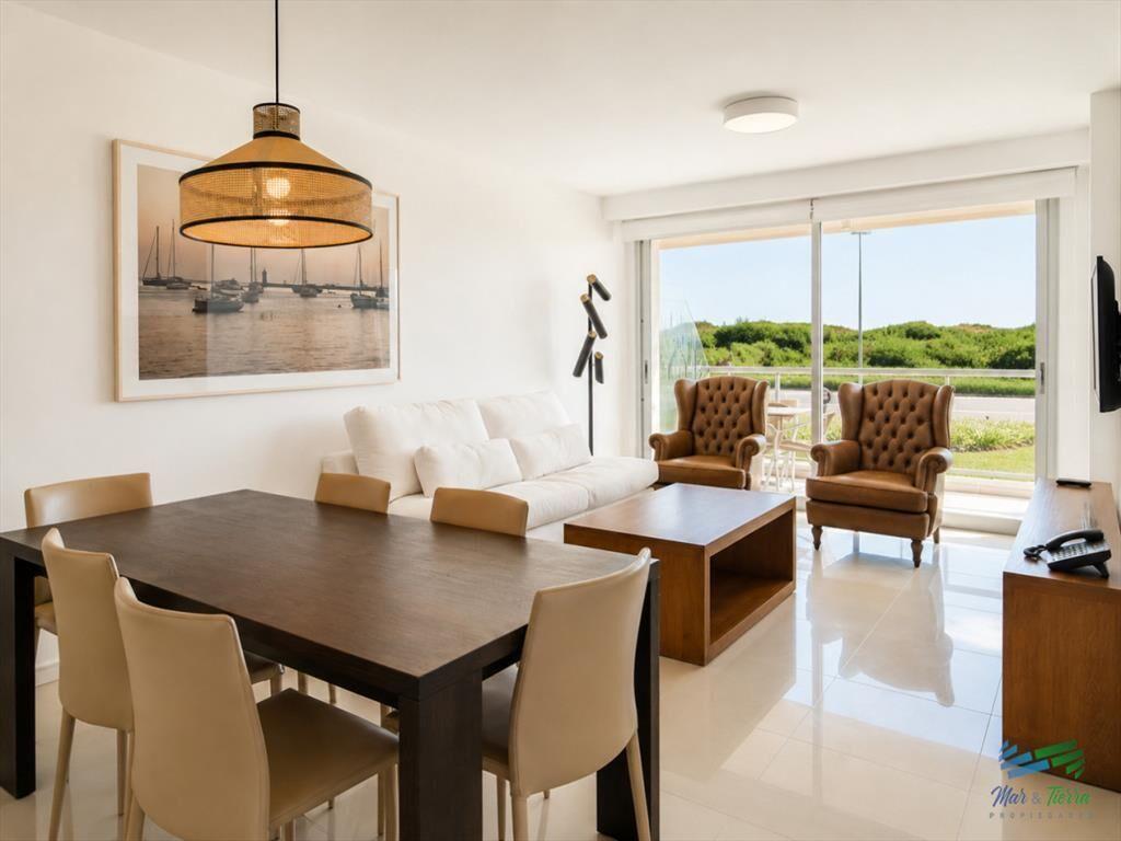 En venta Apartamento de 3 Dormitorios en Primera Linea Play