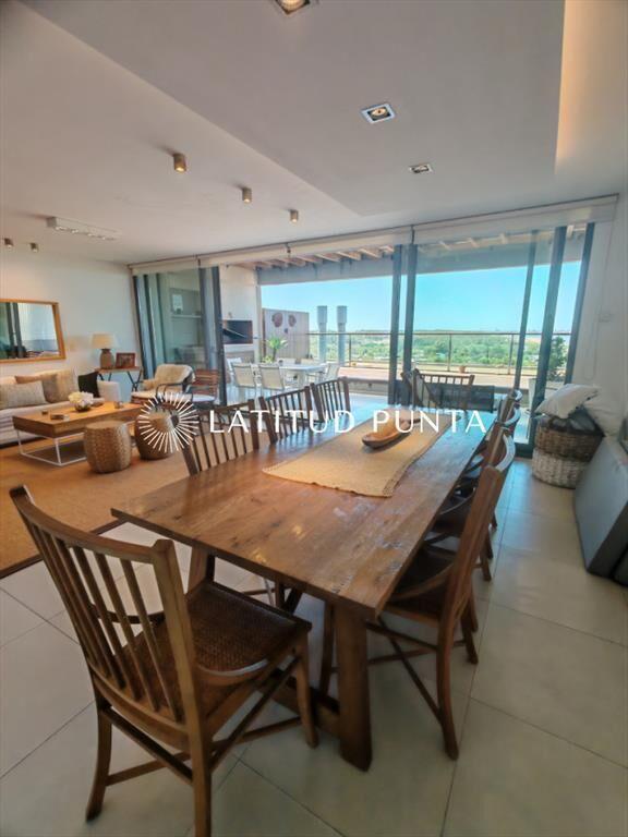 Apartamento 2 dormitorios en suite. Punta Ballena