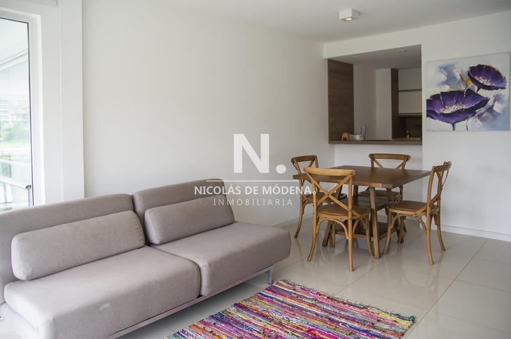 Departamento de 1 dormitorio en playa Mansa. DEL
