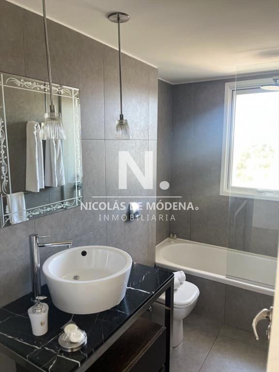 En venta apartamento de 2 dormitorios y 2 baños Punta del