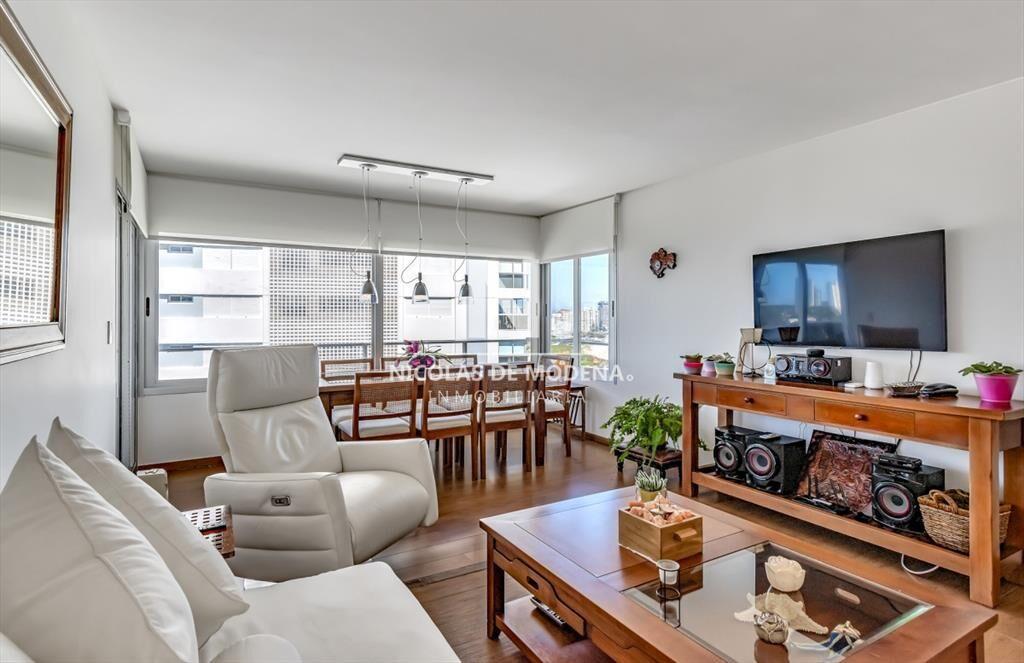 Venta Apartamento, 2 Dormitorios, 2 Baños, y de