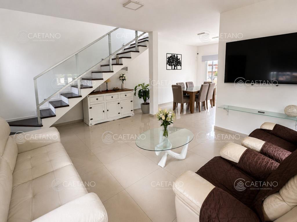 Casa 4 dormitorios alquiler anual Pinares