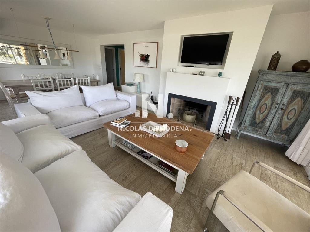 Apartamento de 3 dormitorios con vista al mar , en Brava Pu